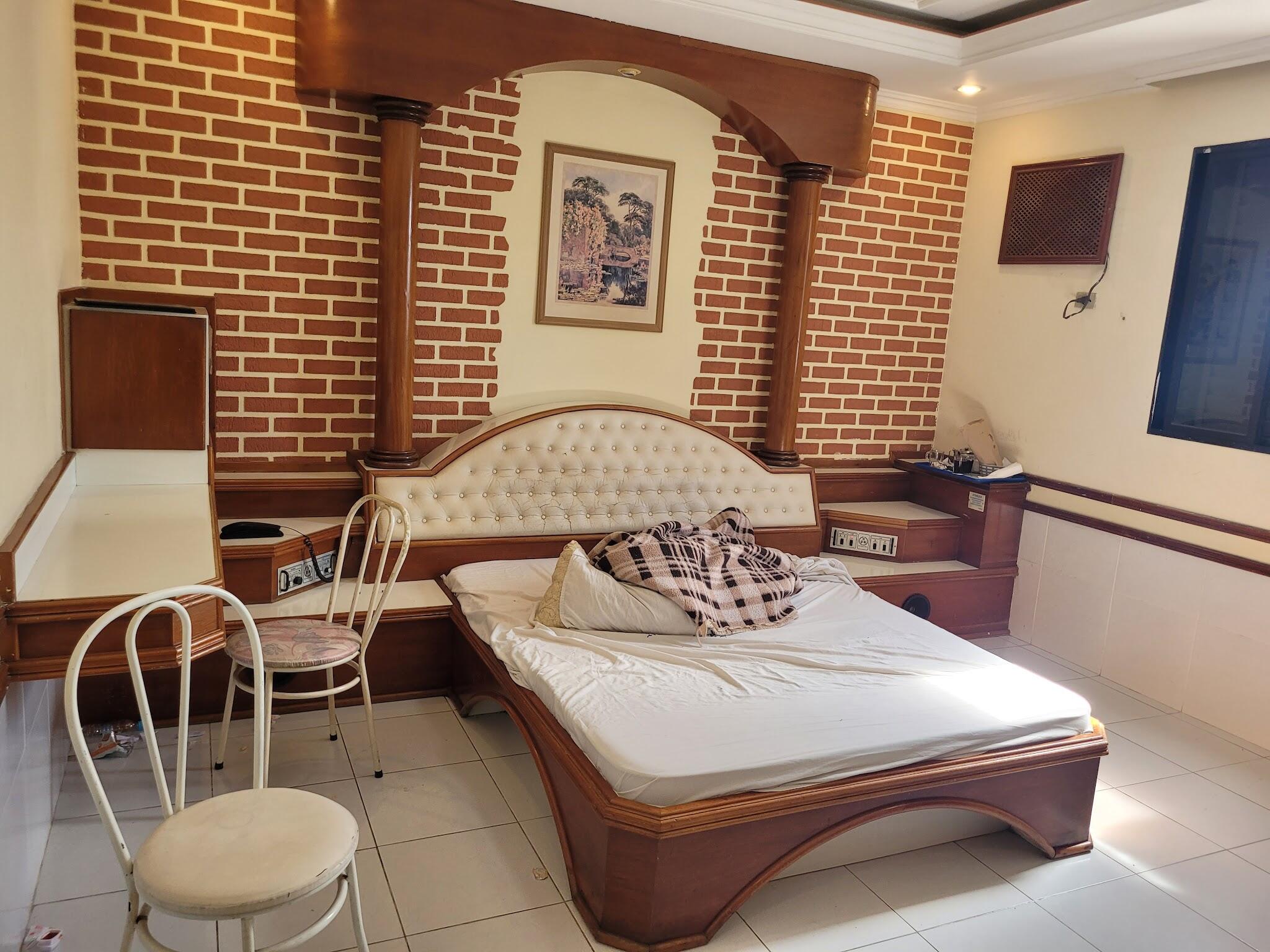North Palace Hotel